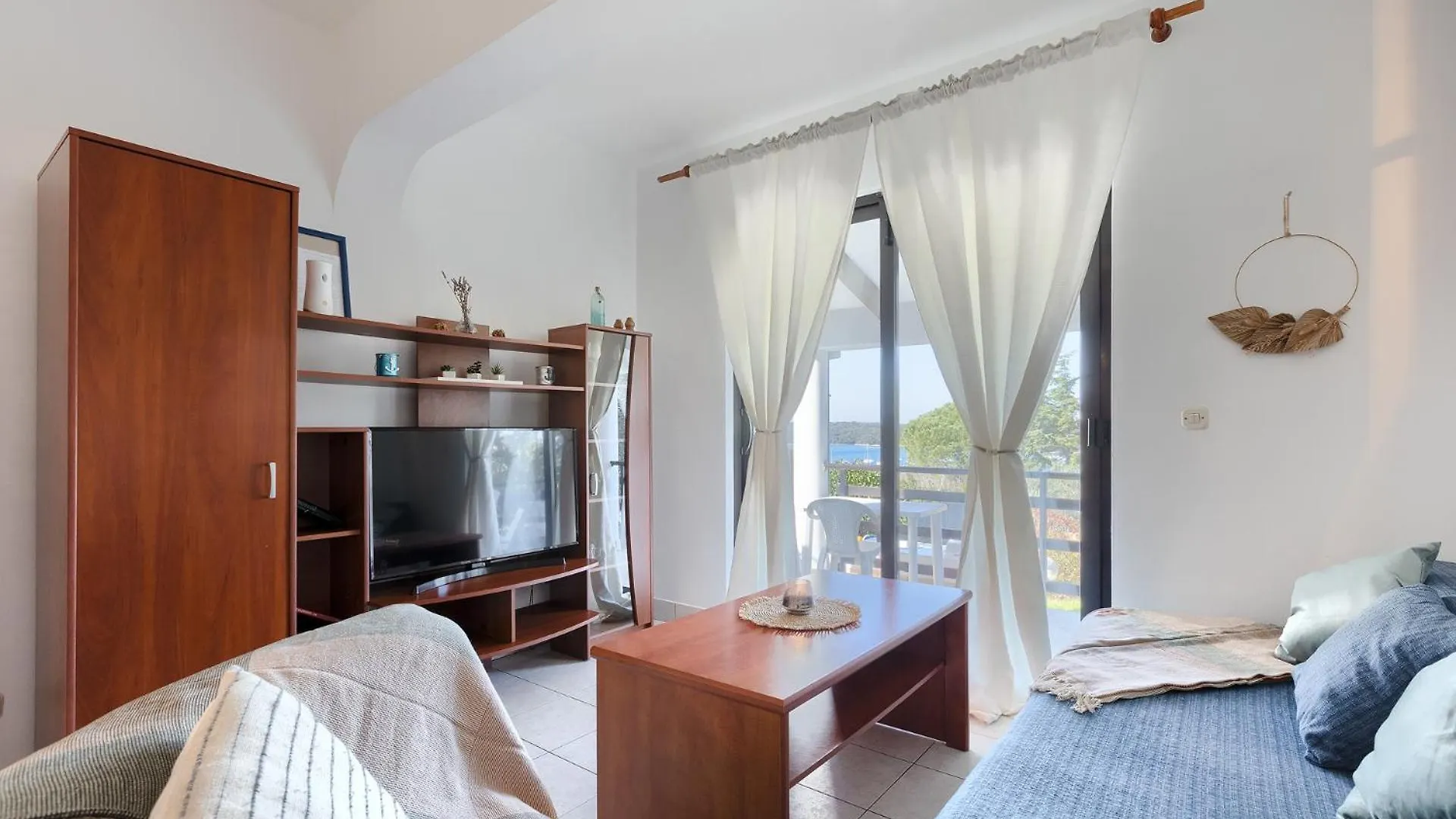 Apartment Eliana Banjole 0*,