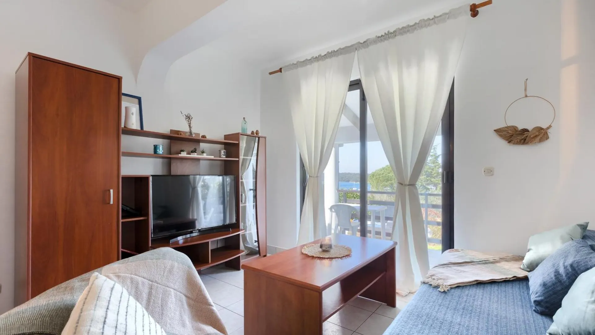 Apartment Eliana Banjole 0*,  Croatia