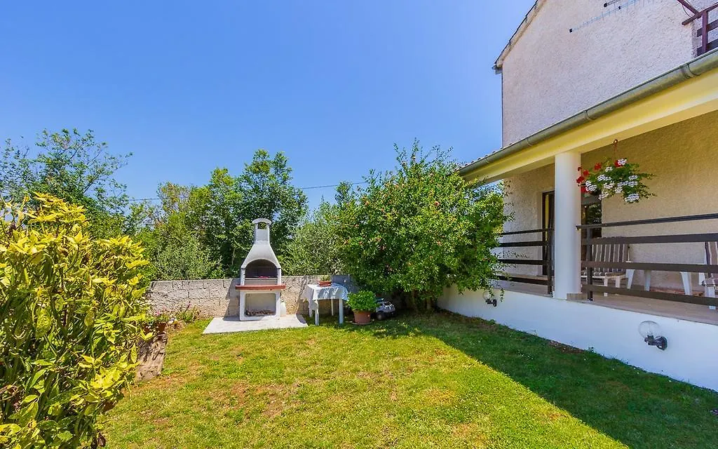 Apartment Eliana Banjole 0*,