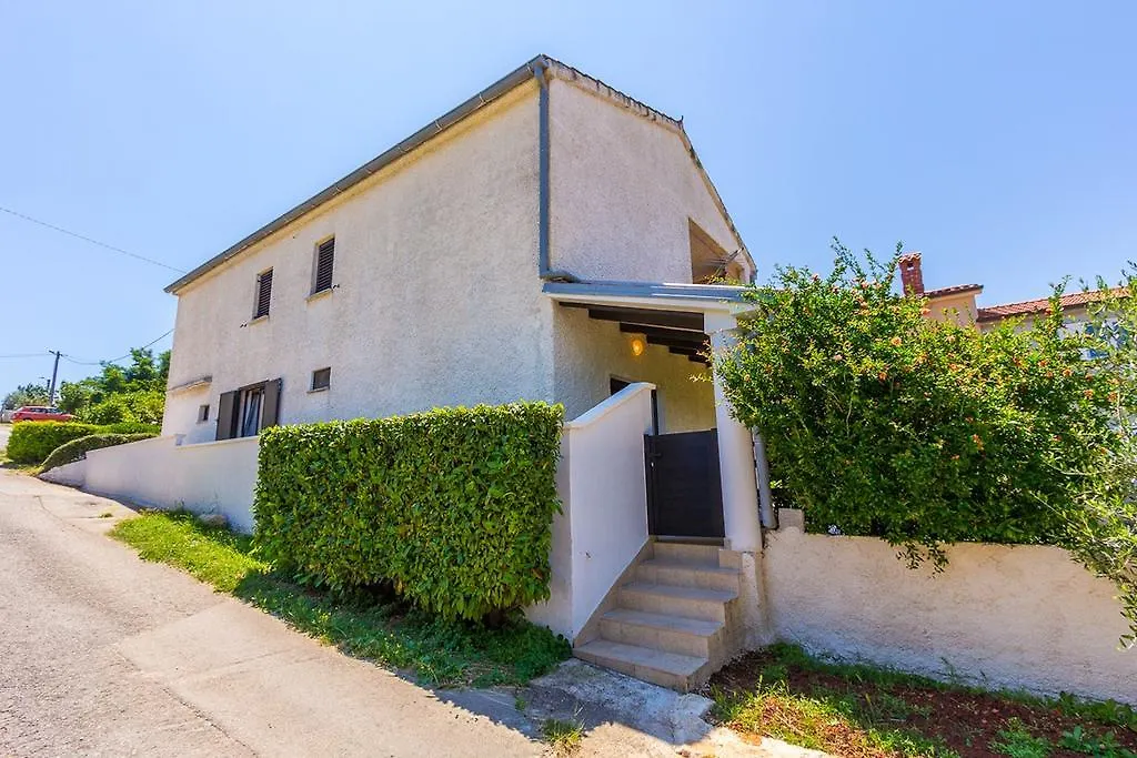 Apartment Eliana Banjole 0*,  Croatia